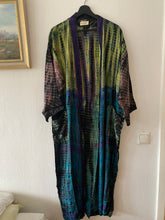 Ladda upp bild till gallerivisning, Crepe silk kimono
