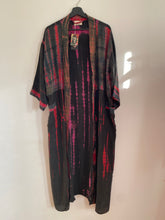 Ladda upp bild till gallerivisning, Crepe silk kimono (One- of a -Kind)
