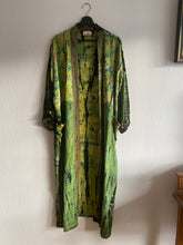 Ladda upp bild till gallerivisning, Crepe silk kimono
